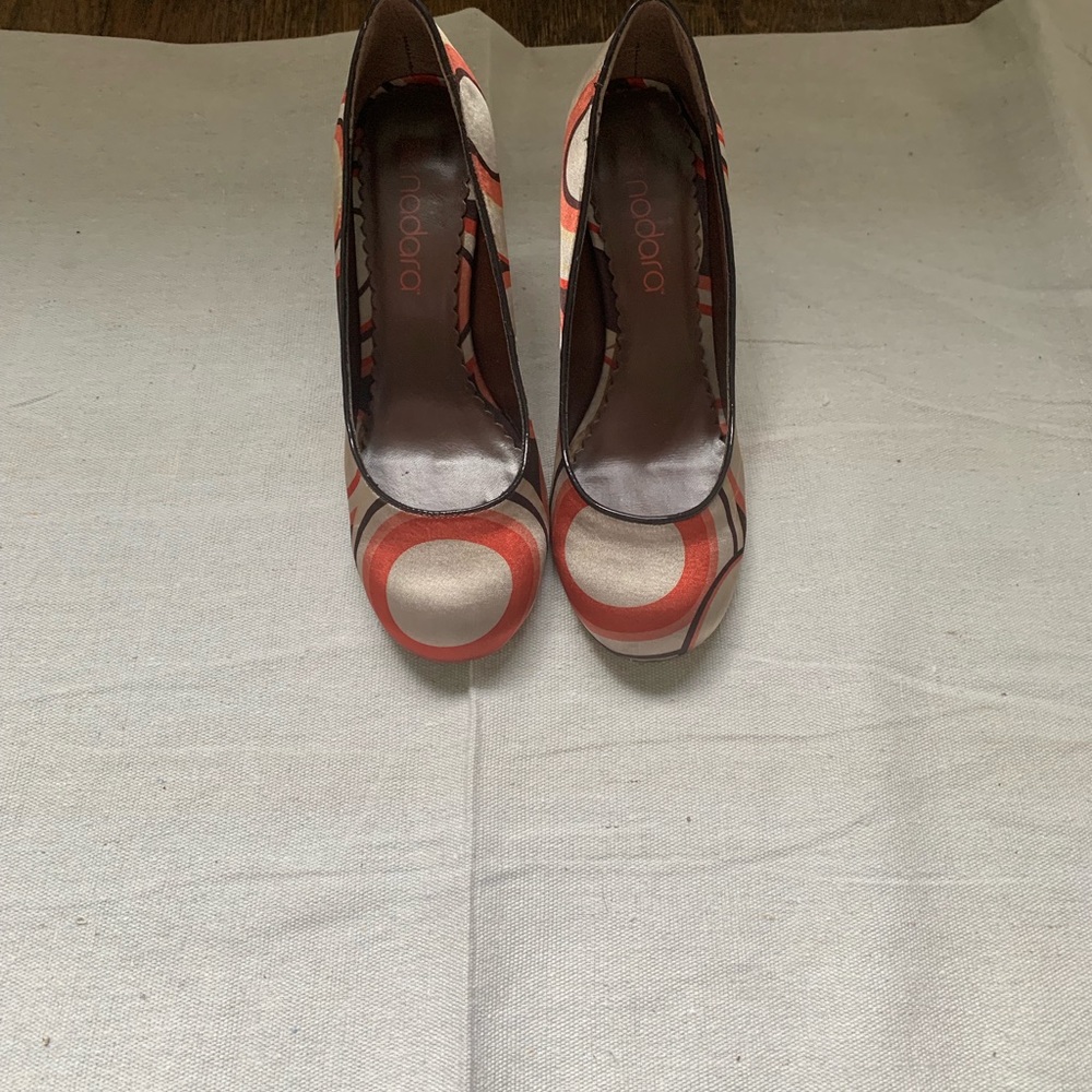 Nadara satin pump shoes orange multi color Size 8